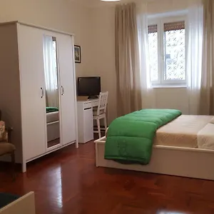 https://homedieci.it-romehotels.com